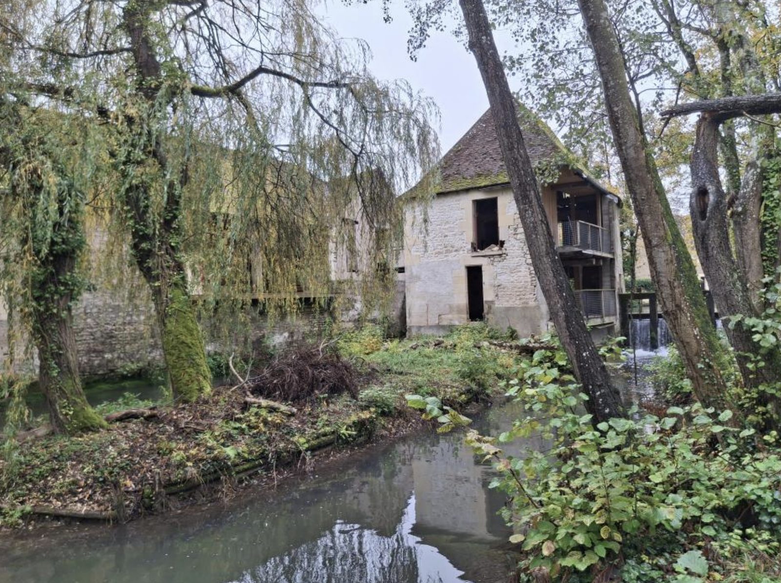 Le moulin au bord du Nohain